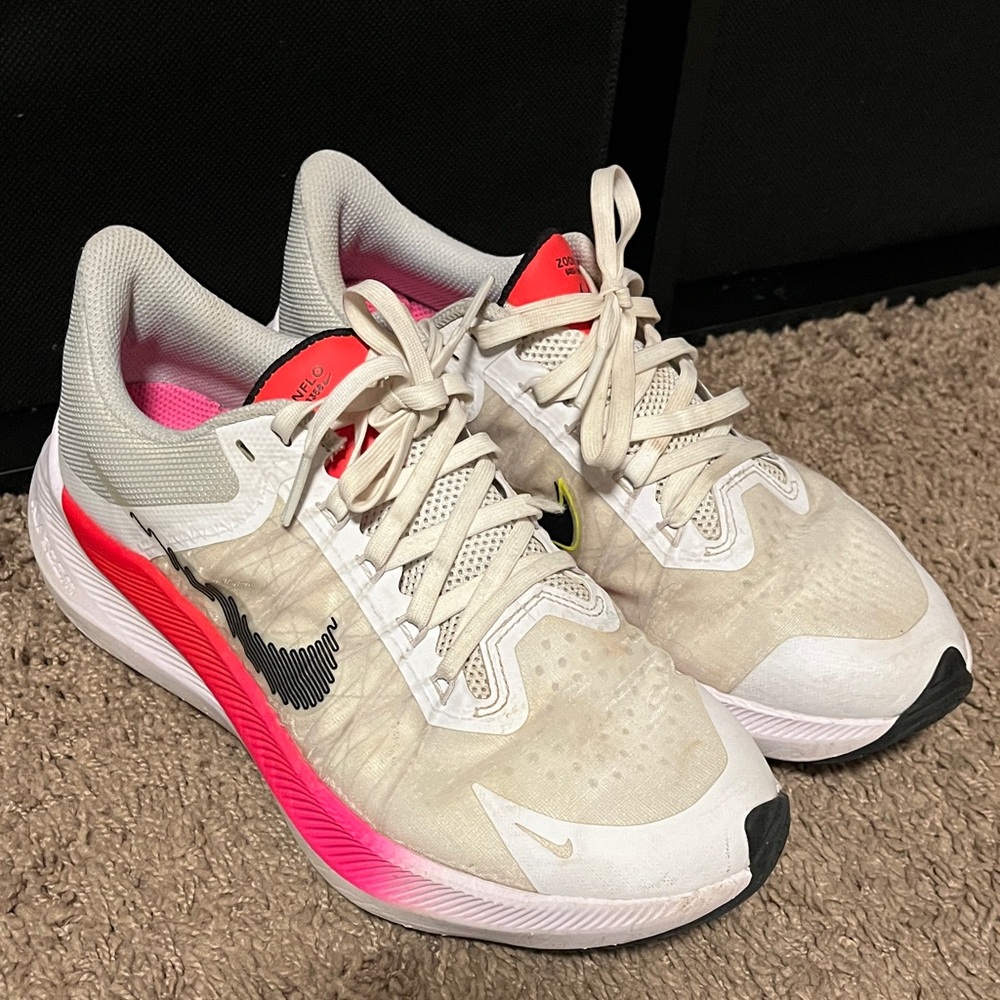 Nike Women's White and Pink Gradient Sneakers